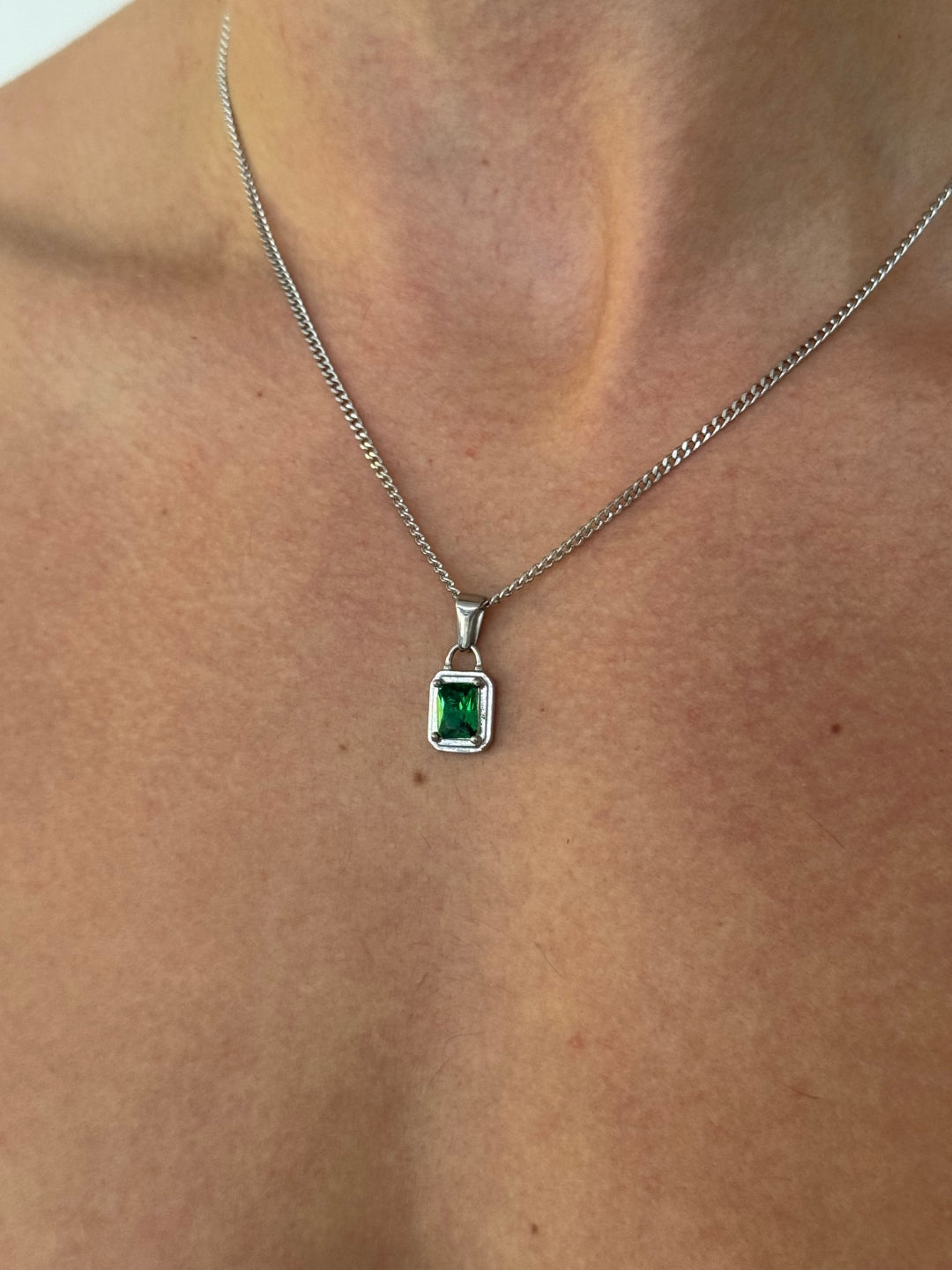 GREEN GEMSTONE CHAIN | Silver
