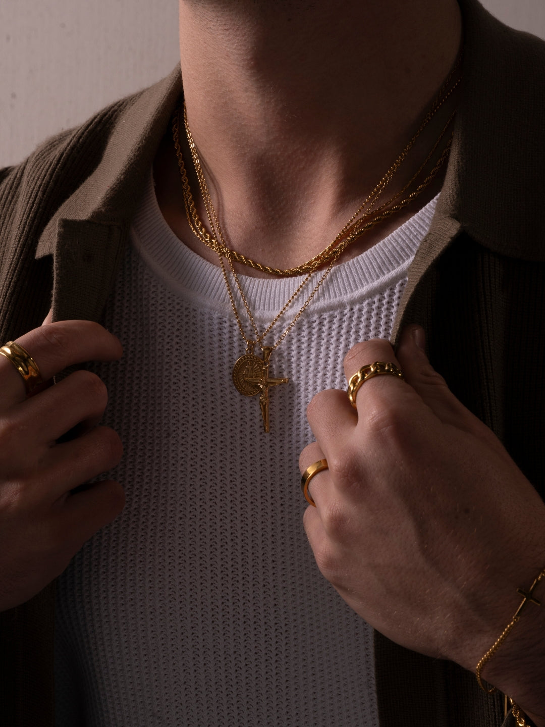 CRUCIFIX CHAIN | 18K Gold