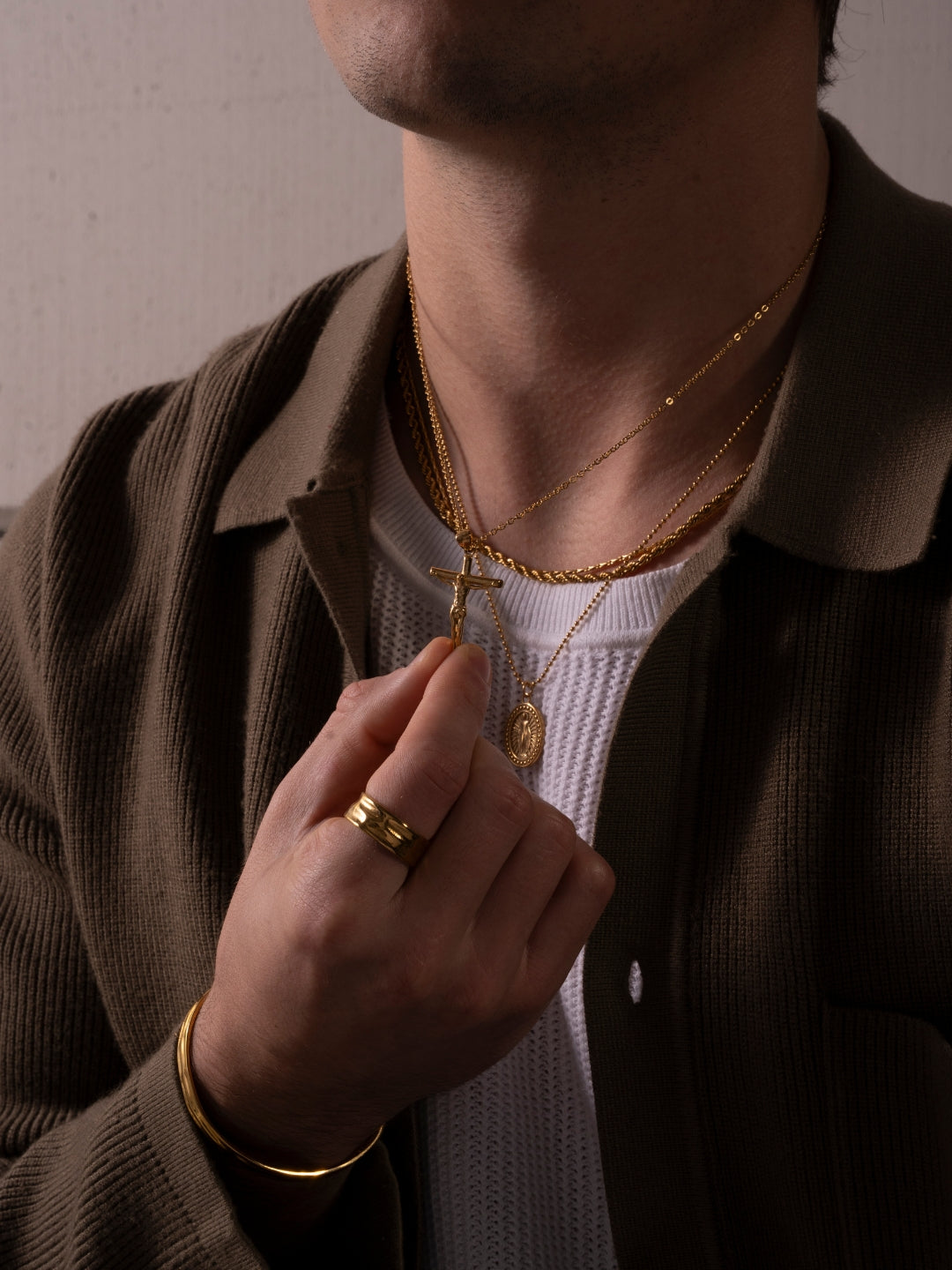 CRUCIFIX CHAIN | 18K Gold